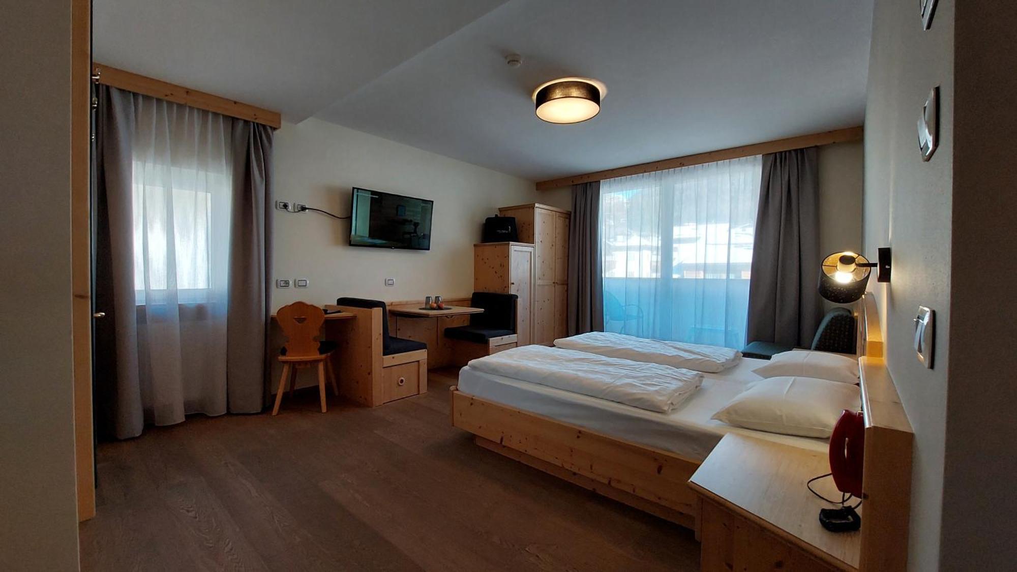 Hotel Cristallo Santa Cristina Val Gardena Buitenkant foto